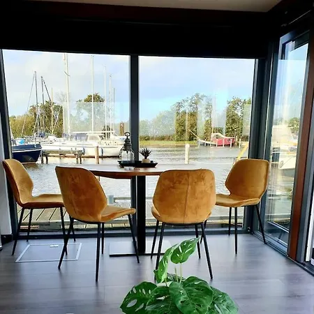 Houseboat Isola Close To Amsterdam * Monnickendam